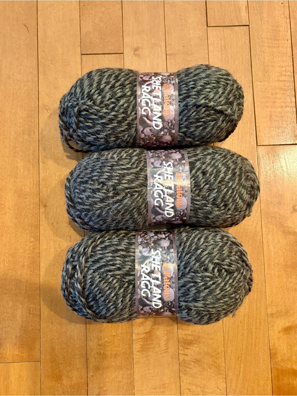 Patons Shetland Ragg Bulky Yarn 3 Skeins